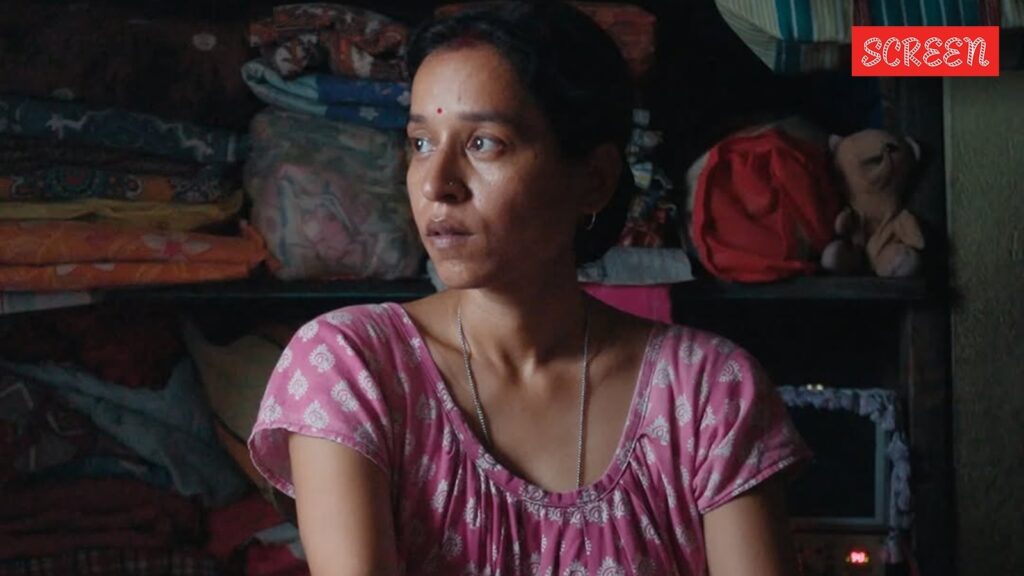 Baksho-Bondi-Shadowbox-movie-review-Tillotama-Shome-IFFK.jpg