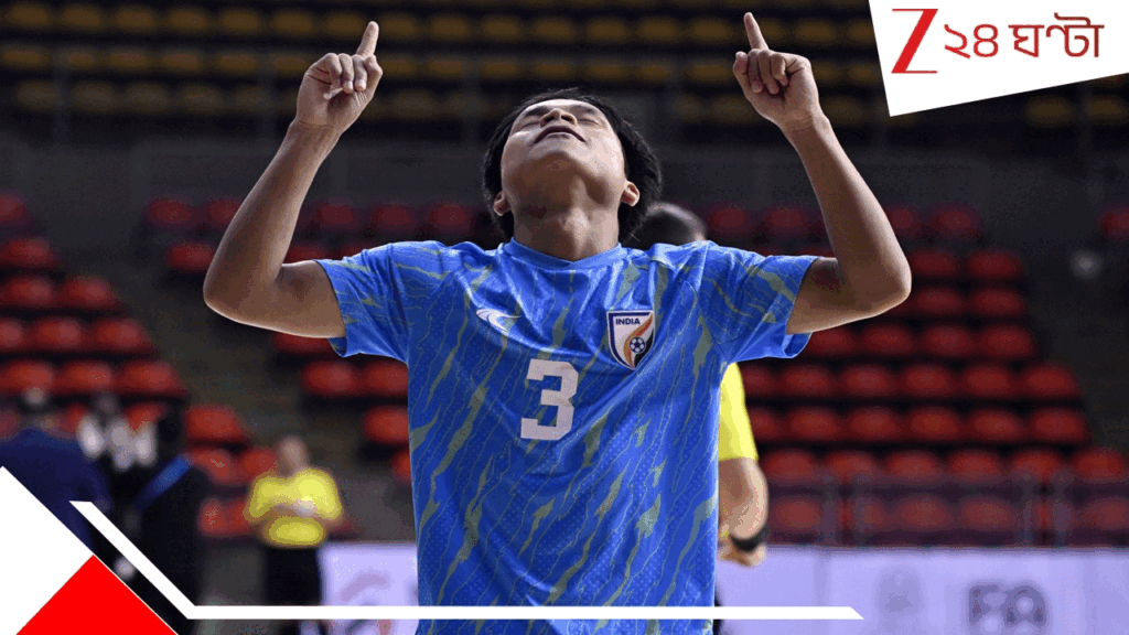 593664-india-thrash-pakistan-to-cl.gif
