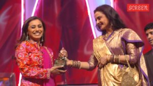 Chetak-Screen-Awards-Rani-Mukerji-took-home-the-Best-Actress-award-for-Hum-Tum-at-the-Screen-Awards.jpeg
