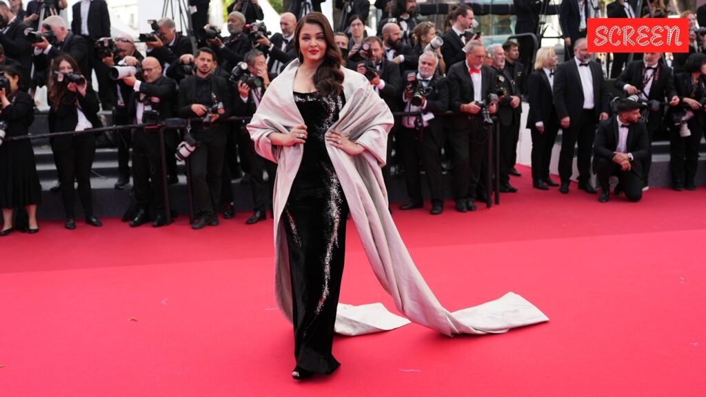 AISHWARYA-RAI-3-CANNES.jpg