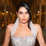 Priyanka-Chopra-01-1.jpg